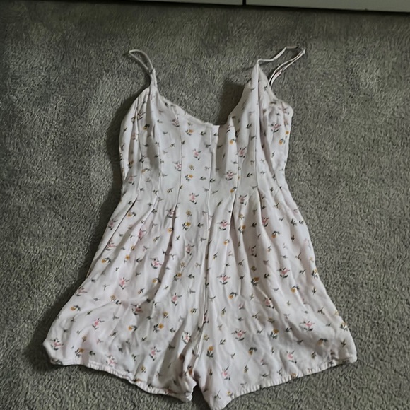 pink flower romper, good condition!! - Picture 1 of 1